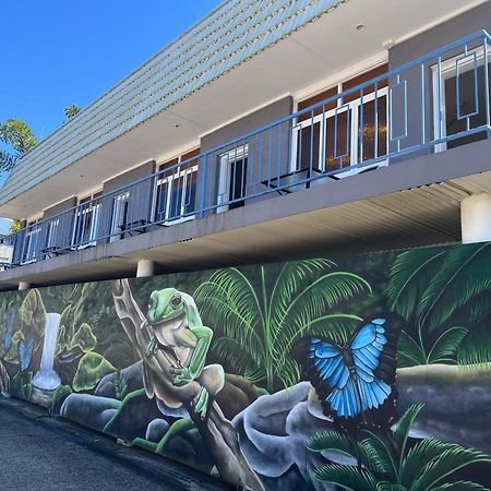 Innisfail Riverfront Motel Exterior photo